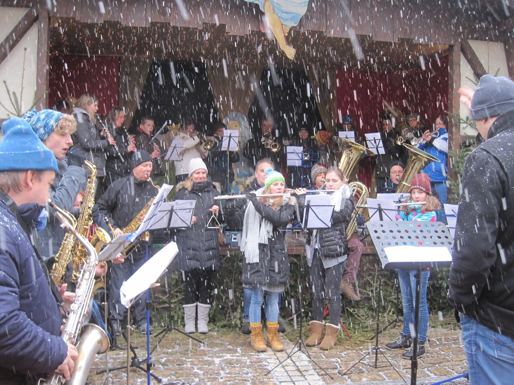 Weihnachtsliederspielen und Europa-Park
